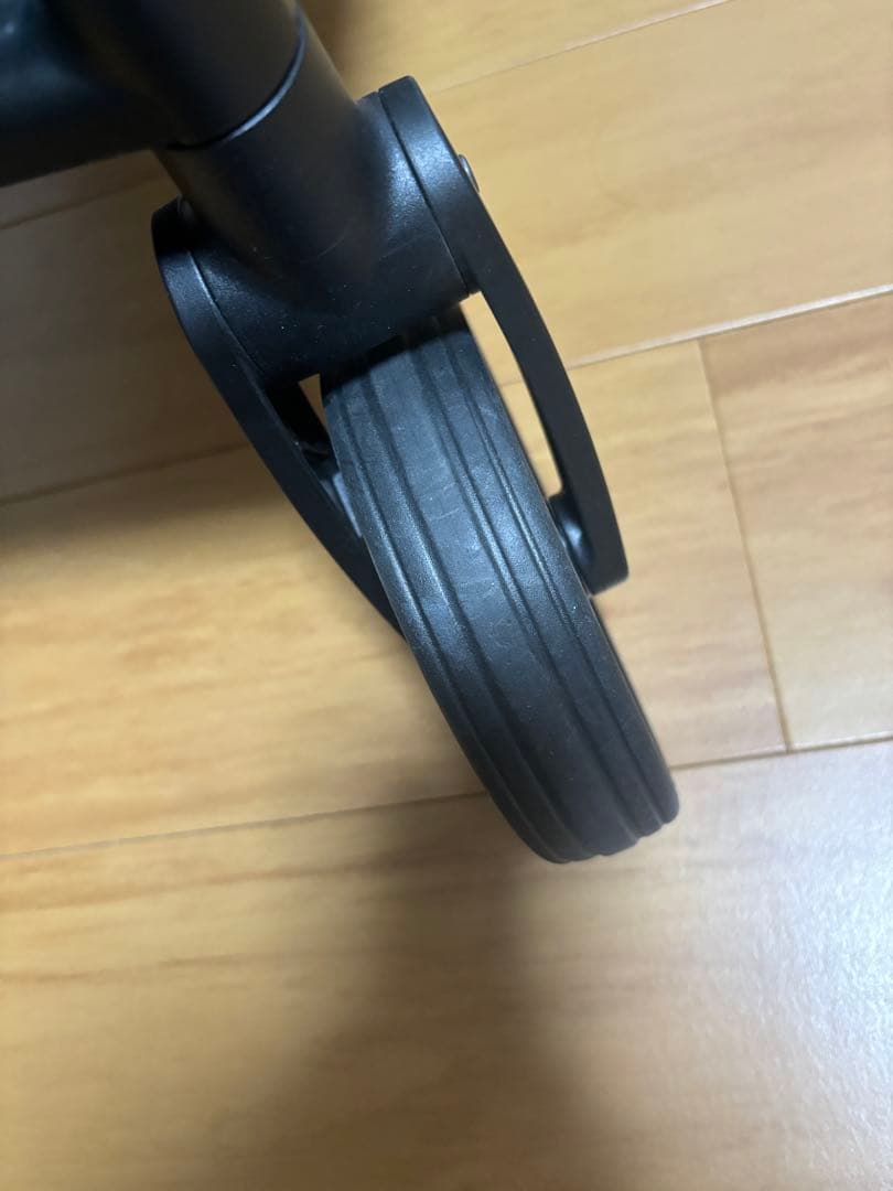 美品　説明書、保証書なし　ルーチェフリー AB グレー　アップリカ