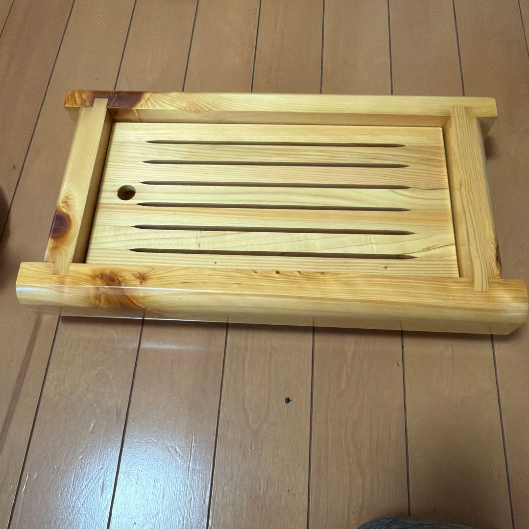 檜の盛り台、花器にも