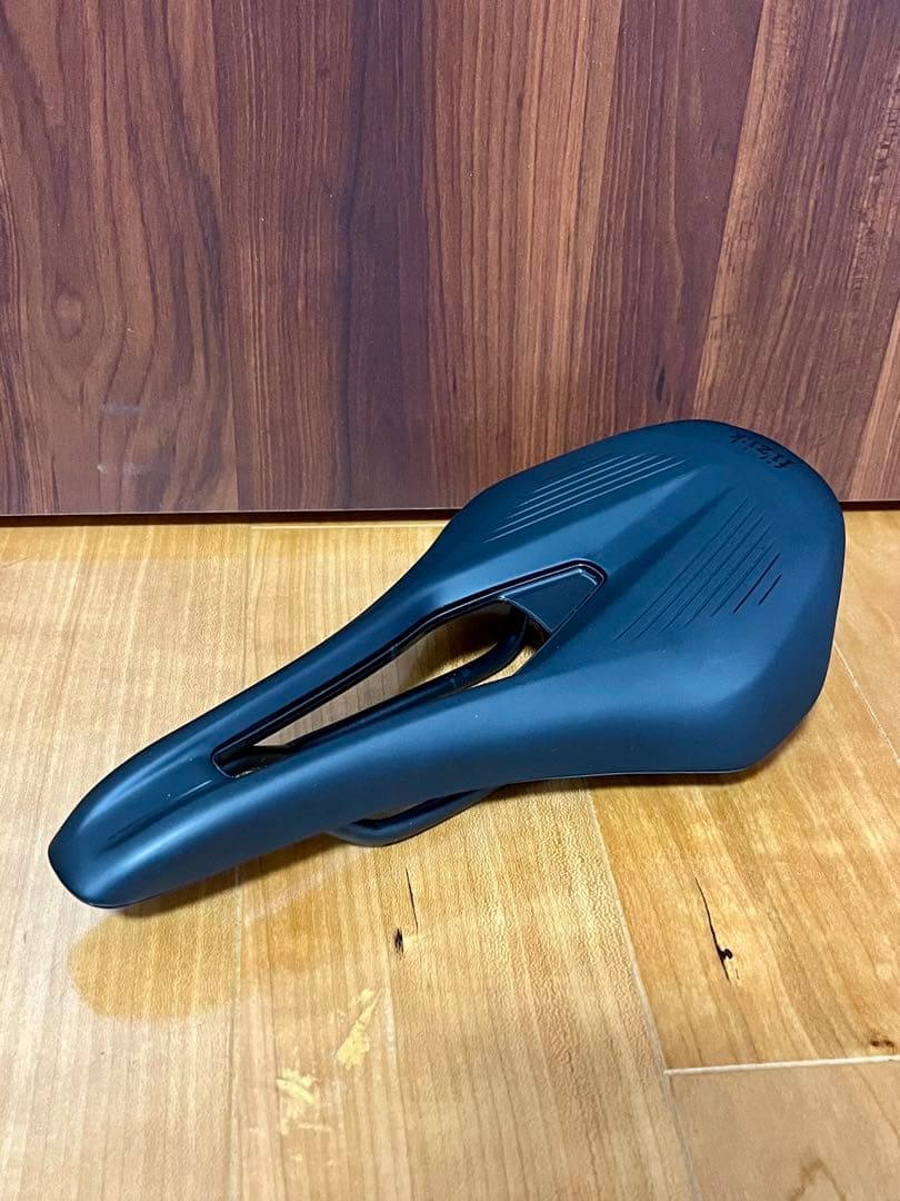 Fizik Vento Argo R5 完成車外し 未使用 フィジーク サドル
