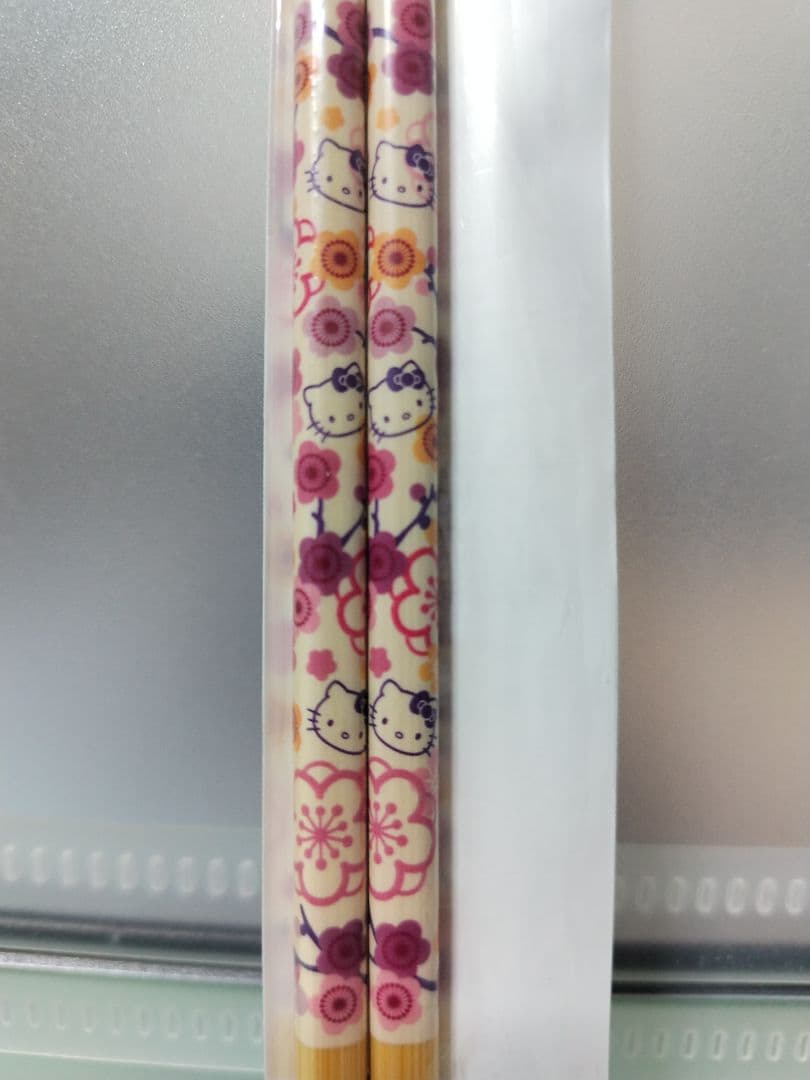 ハローキティ　お玉　ターナー　計量カップ　箸ばし　タッパー×２個　キッチンツール