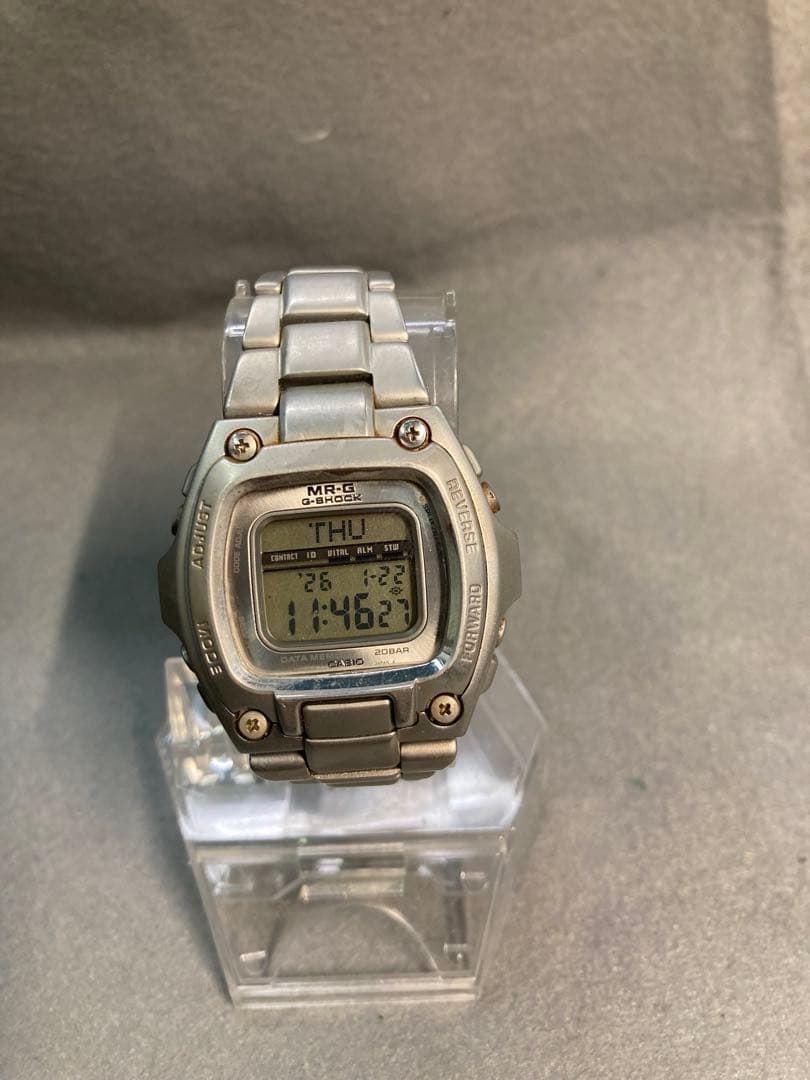 MR-G 210中古チタンシルバー デジタル腕時計