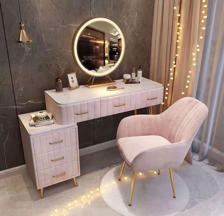 オシャレドレッサー　ピンク　デスク引き出し3杯LEDミラー　椅子　棚4点セット