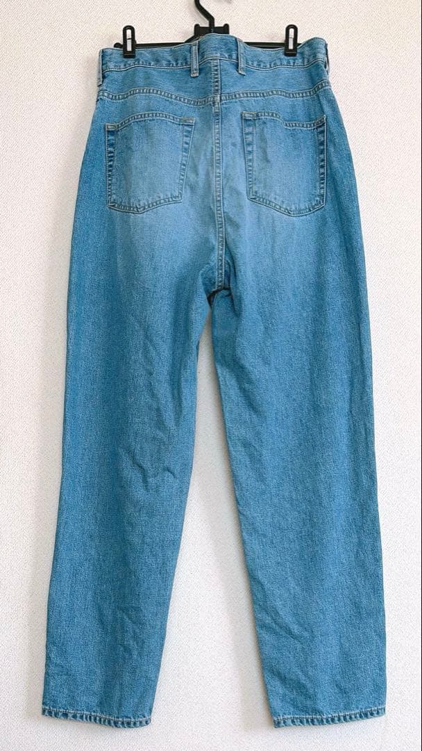 美品　カジュアルすぎない大人顔　新定番のテーパードデニム