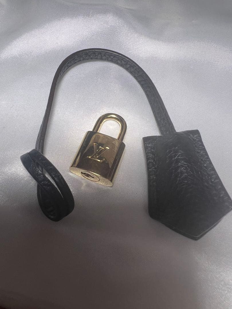 ルイ・ヴィトン クロシェット　カデナ　鍵✖️1