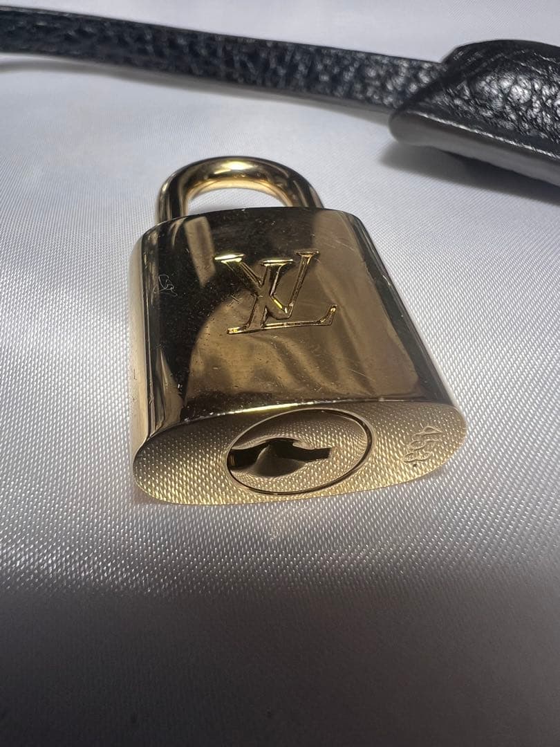 ルイ・ヴィトン クロシェット　カデナ　鍵✖️1