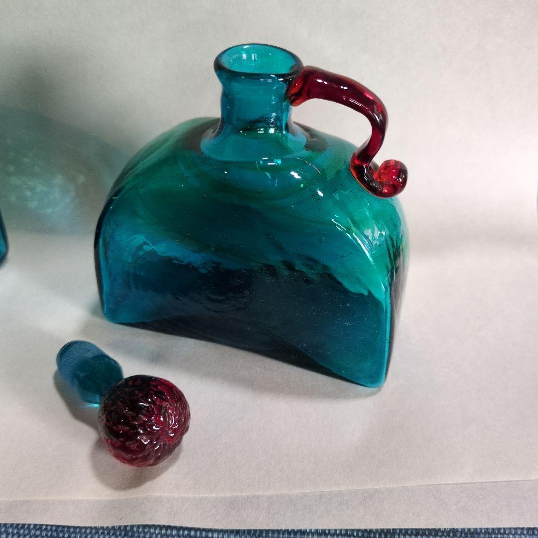 ラムネ西川孝次さんの吹きガラス2点