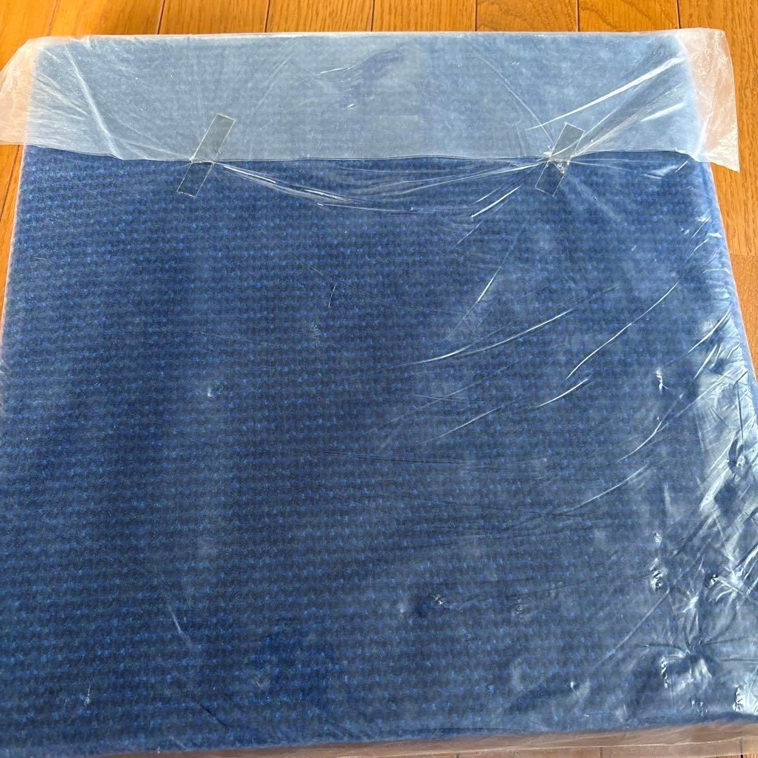 モケット生地ブルークッション　モケットクッション　A80103