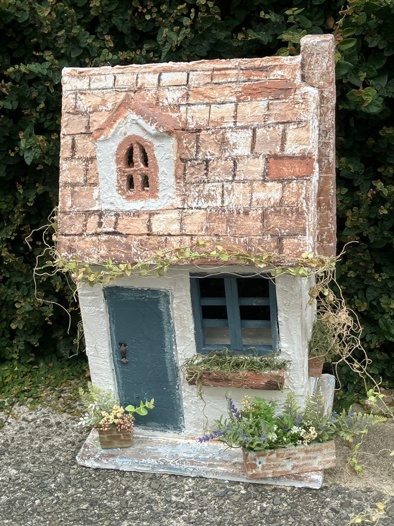 モルタルミニチュアガーデンハウス ブルーの窓と扉のお家 カントリードールハウス