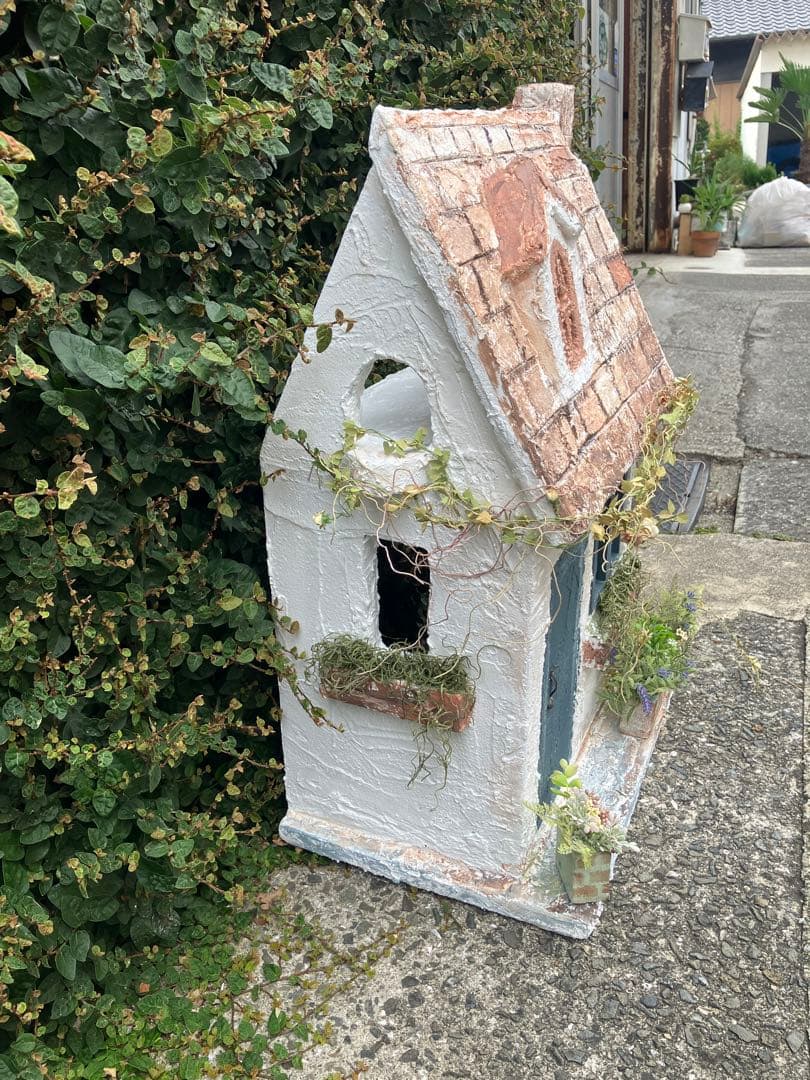 モルタルミニチュアガーデンハウス ブルーの窓と扉のお家 カントリードールハウス