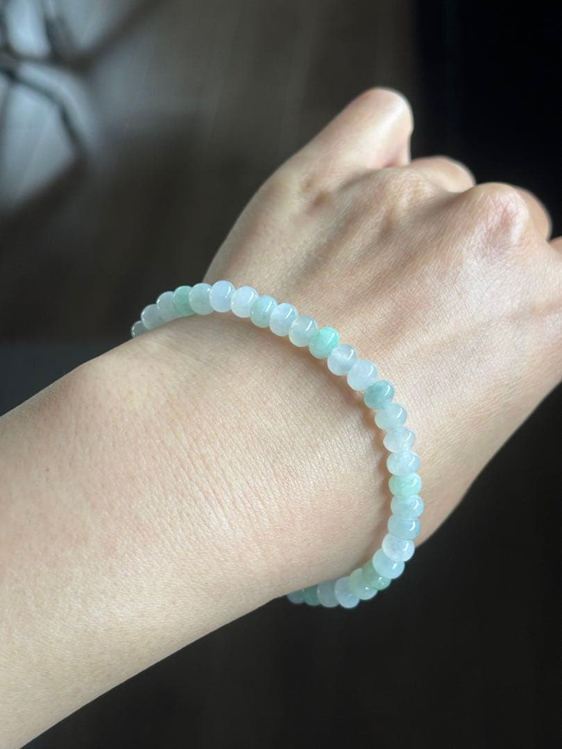 ミャンマー産 天然本翡翠 A貨　氷種 清楚系 淡色ブレスレット