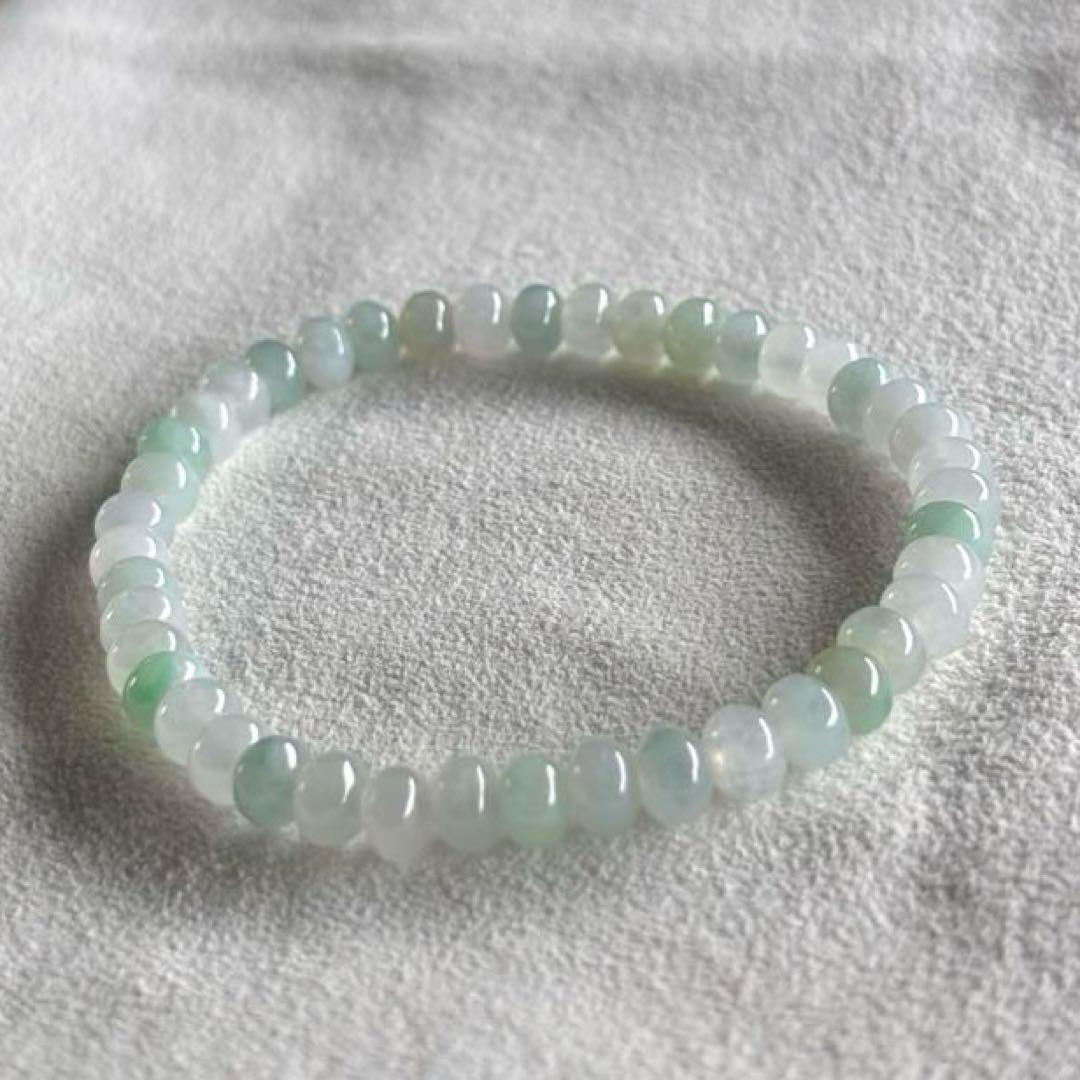 ミャンマー産 天然本翡翠 A貨　氷種 清楚系 淡色ブレスレット