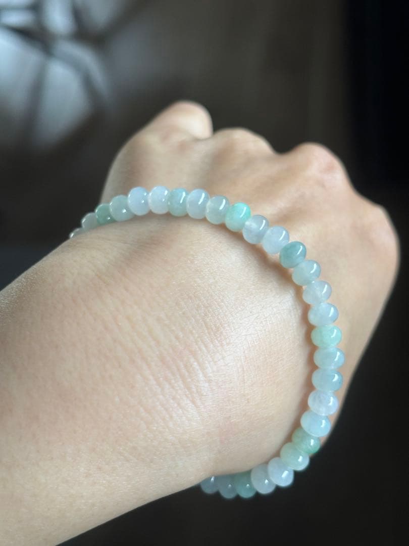 ミャンマー産 天然本翡翠 A貨　氷種 清楚系 淡色ブレスレット