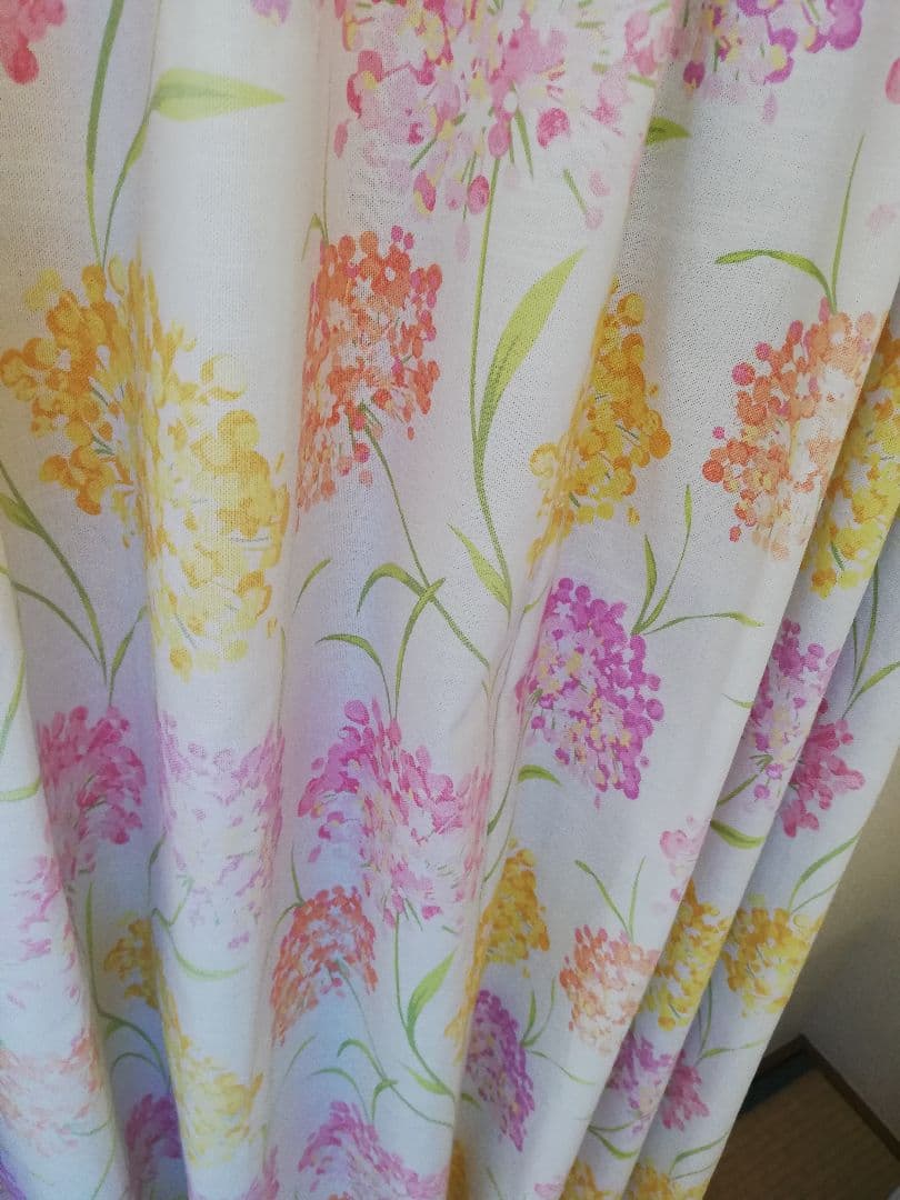 みえこ縦142.5×横104の2枚　ローラアシュレイ　 カーテン