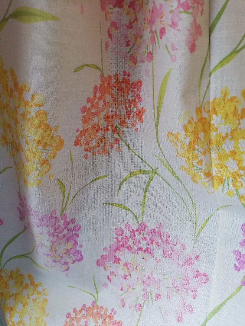 みえこ縦142.5×横104の2枚　ローラアシュレイ　 カーテン