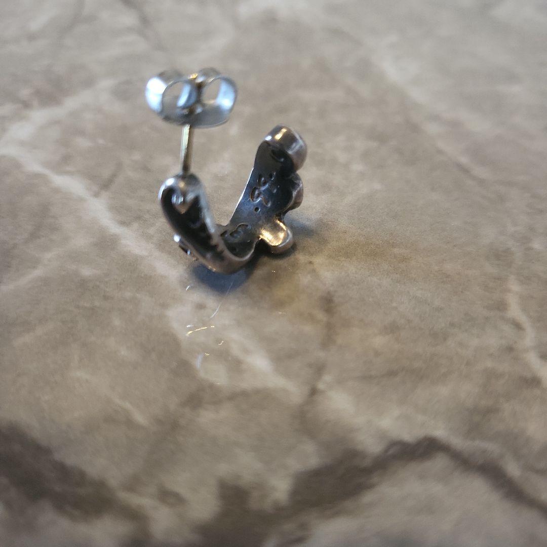 ビルウォールレザー　ピアス　ウェーブ