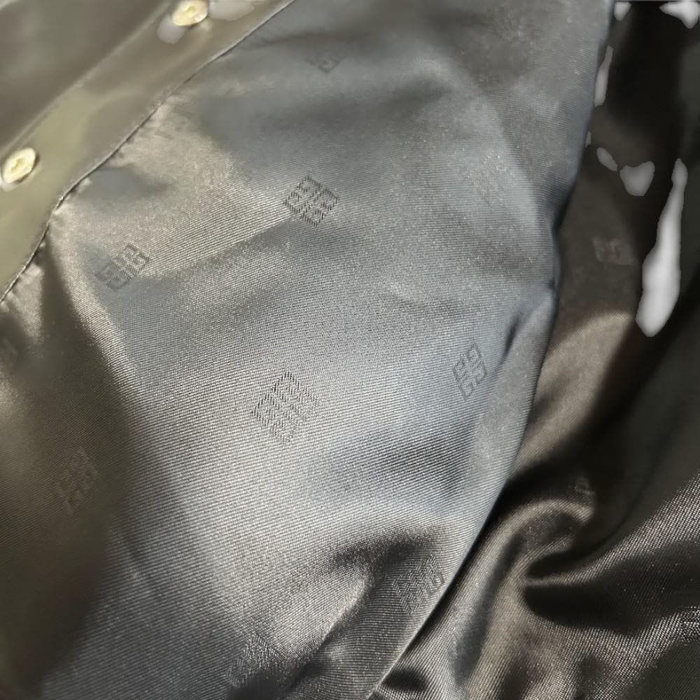 新品！GIVENCHYジバンシーロゴ刺しゅうフェイクレザージャケットS~M相当