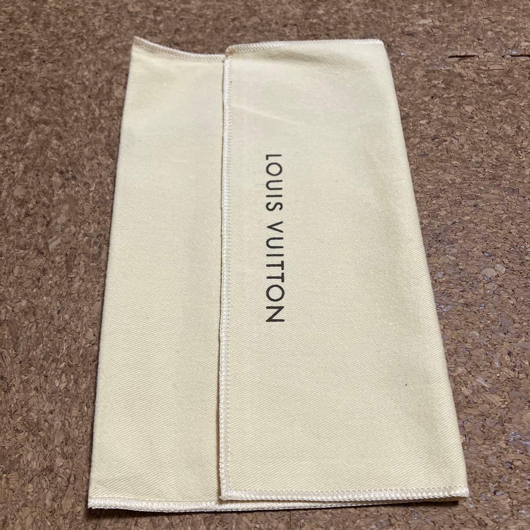 LOUIS VUITTON ギフト箱 クリーム色