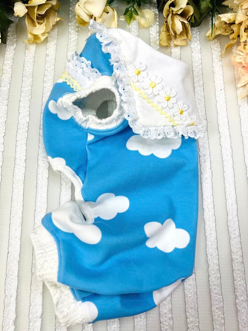 犬服ハンドメイドペット用品♡ロンパース青空♡伸縮ok♡Sサイズ