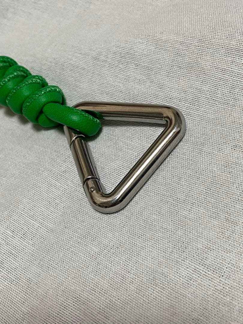BOTTEGAVENETA編み込みレザーキーホルダー（パラキート）美品❗️