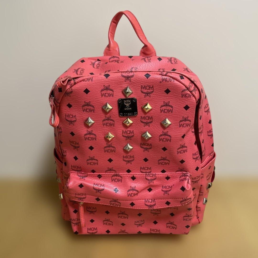 MCM スタッズ付きリュック