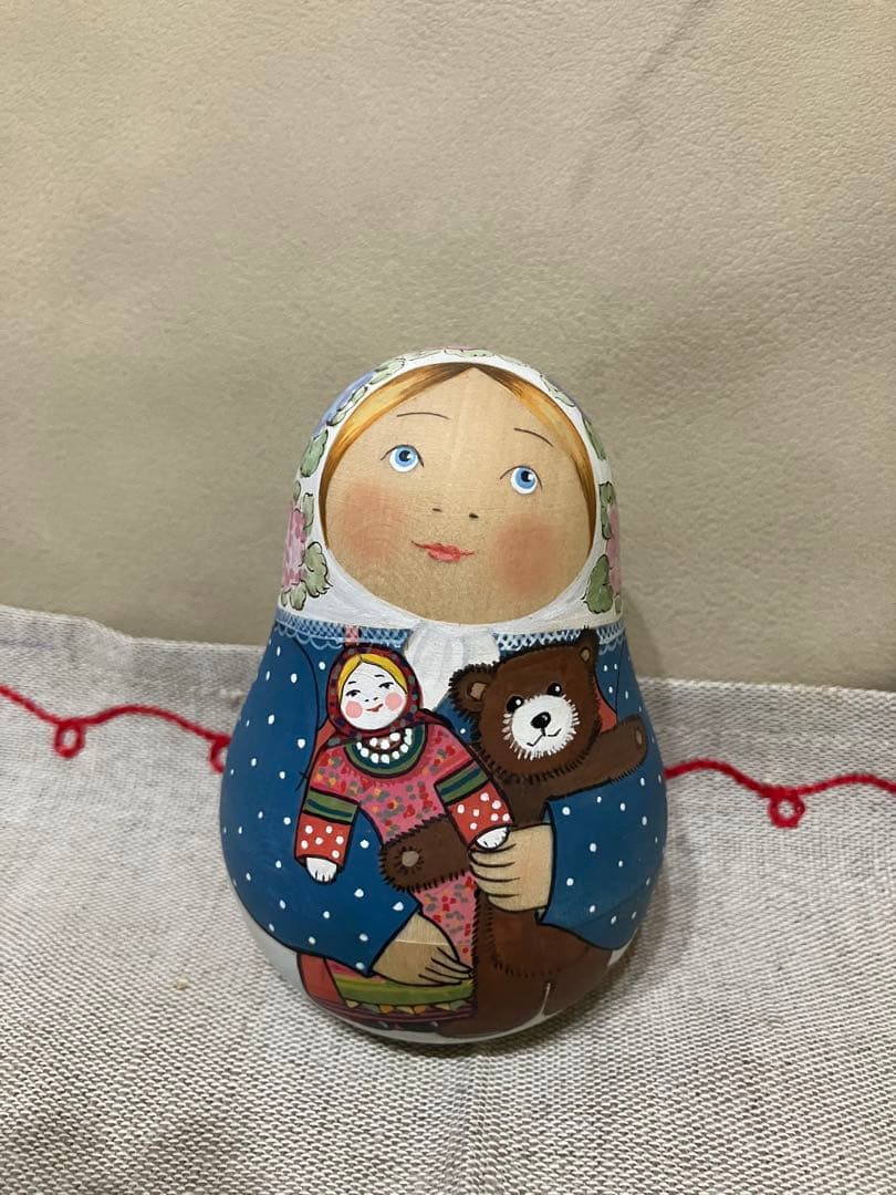マトリョーシカ作家　タチアナ・ボボワ　起きあがりこぼし
