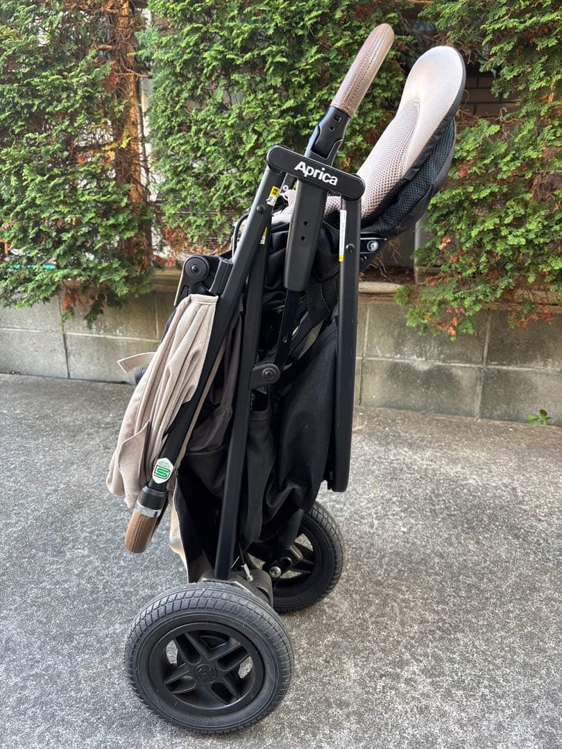 【noopy2022さま専用】アップリカ スムーブプレシャス ベージュ 三輪