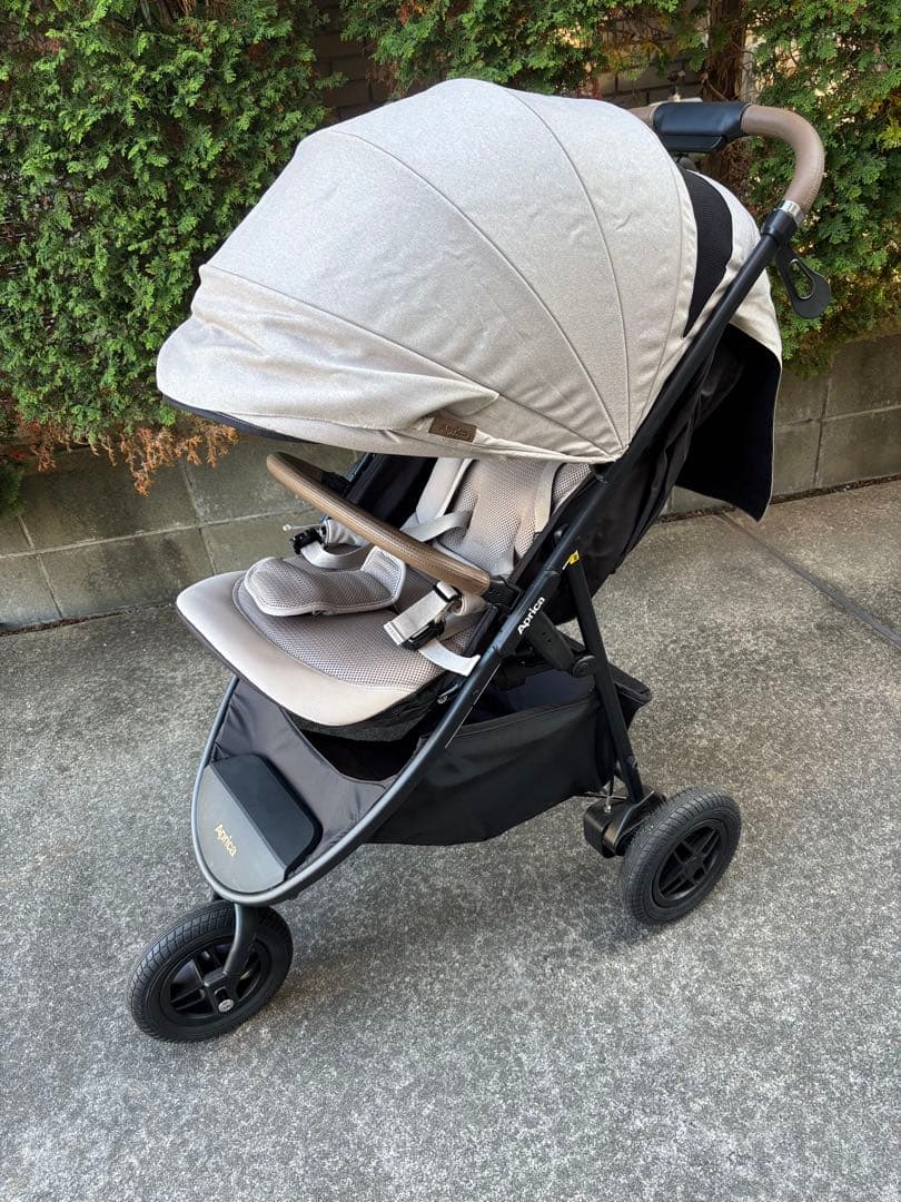 【noopy2022さま専用】アップリカ スムーブプレシャス ベージュ 三輪