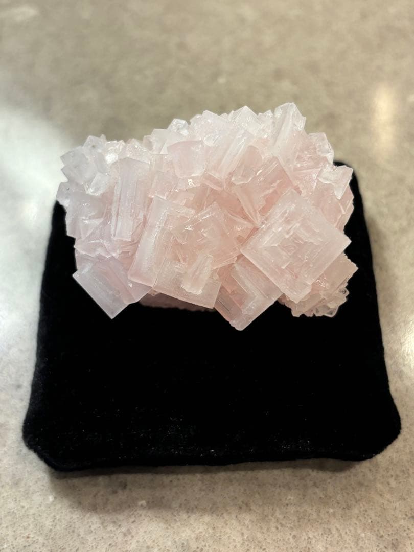 ピンクハライト　岩塩　結晶