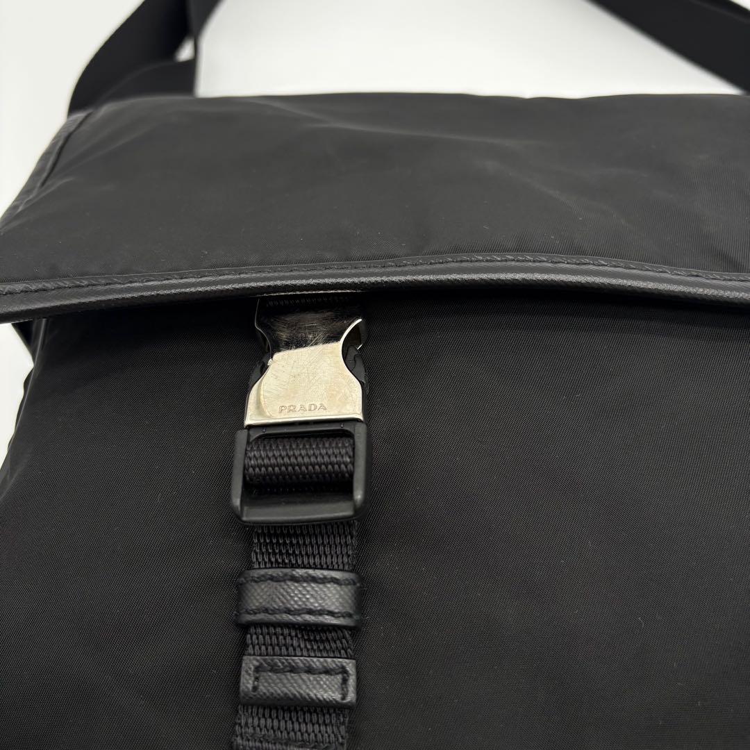 美品✨プラダ メッセンジャーバッグ ギャランティ　サフィアーノ 三角ロゴ 大容量