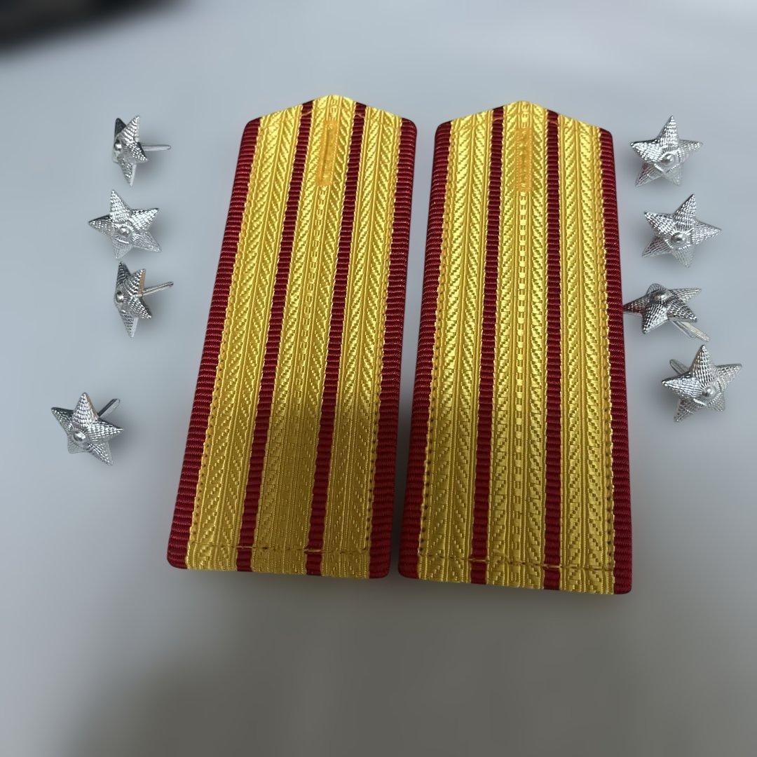 赤と金のストライプ肩章 2004年製（大校/大佐/一佐）
