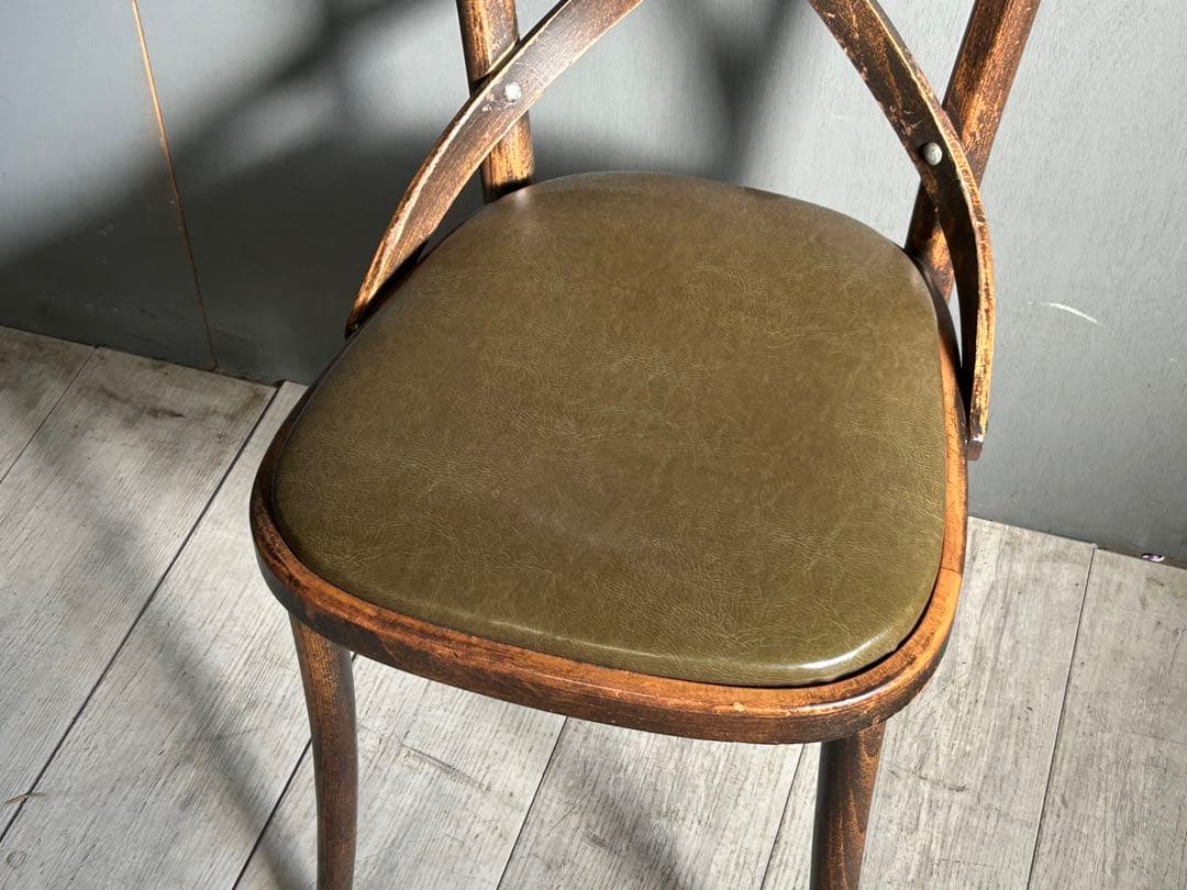 ① TON トン　クロスバックチェア　アンティーク　ヴィンテージ　チェコ　YK