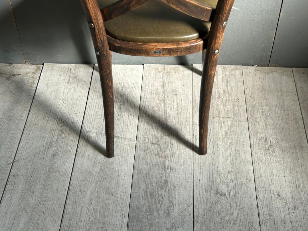 ① TON トン　クロスバックチェア　アンティーク　ヴィンテージ　チェコ　YK