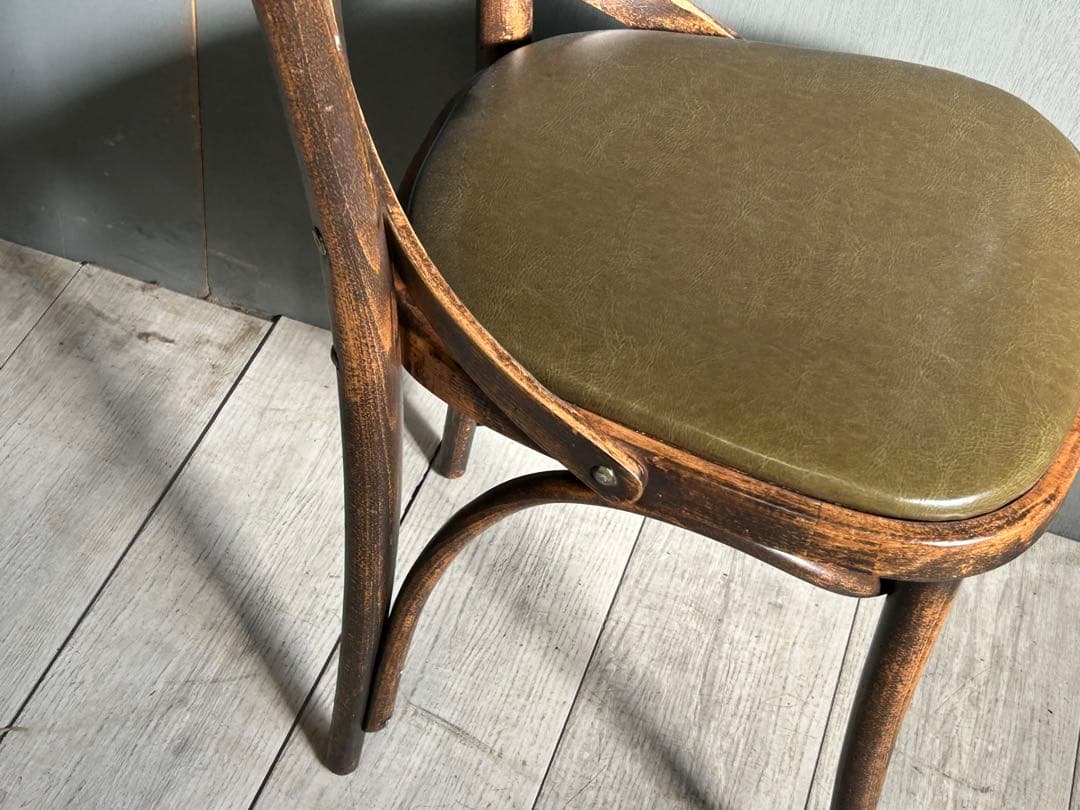 ① TON トン　クロスバックチェア　アンティーク　ヴィンテージ　チェコ　YK