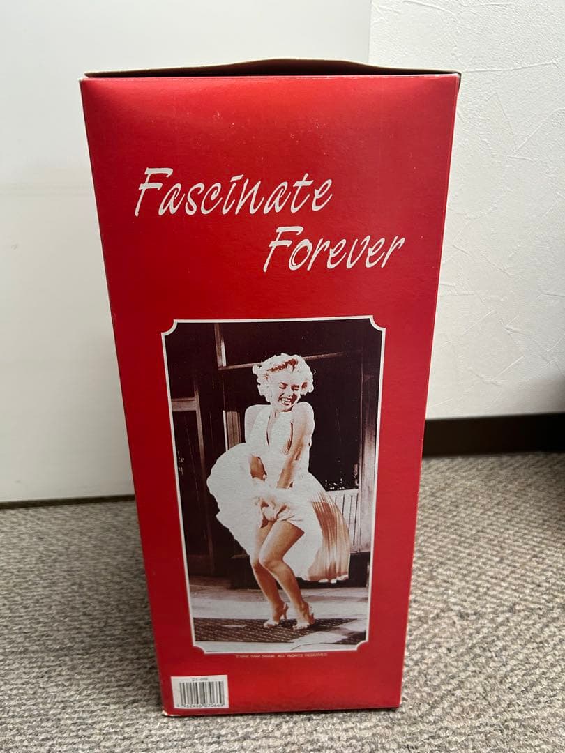 マリリンモンロー　バーボンウイスキー　陶器ボトル