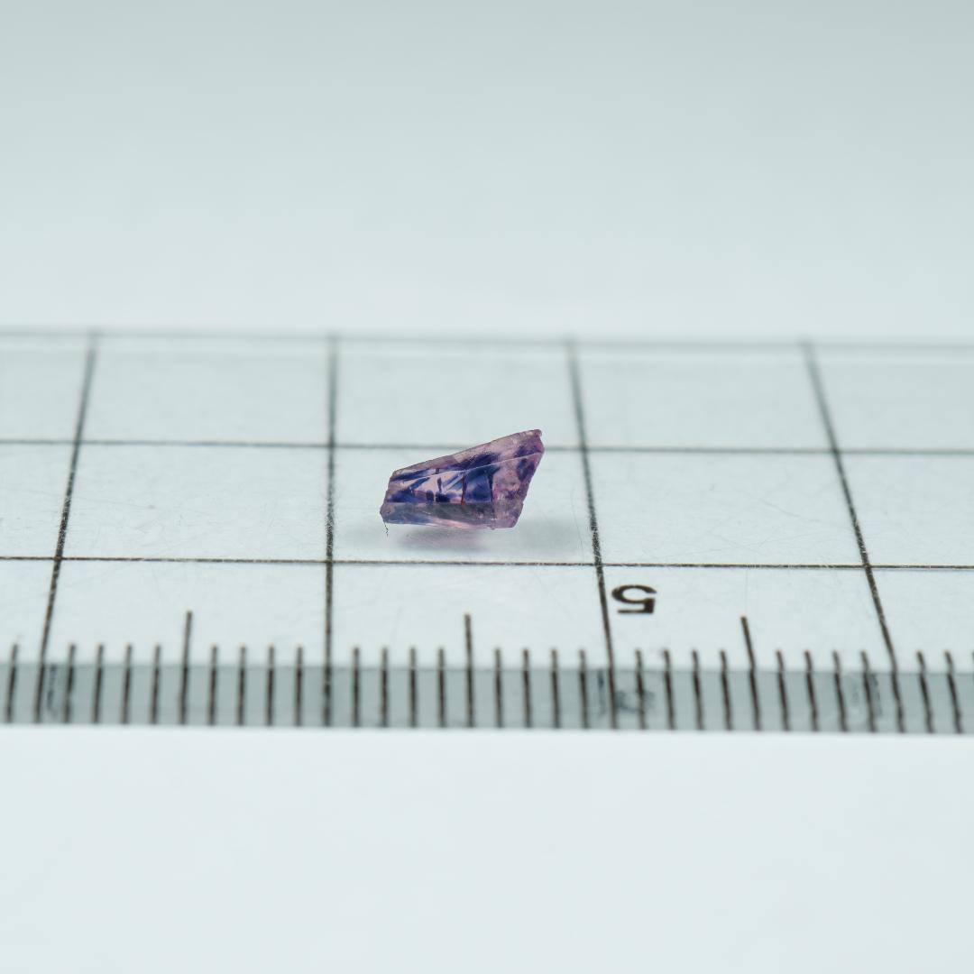 ウインザサファイア　結晶　タンザニア産