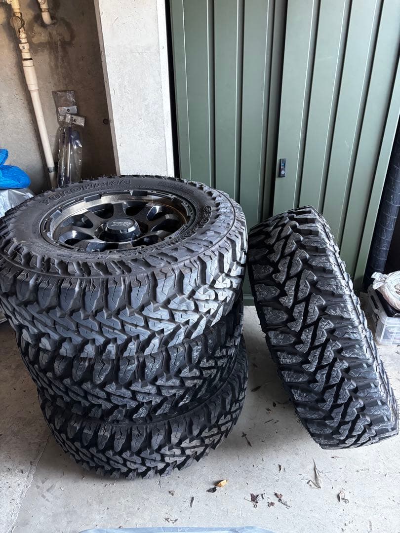 23年製　ヨコハマ ジオランダー M/T LT265/70R17 ホイールセット