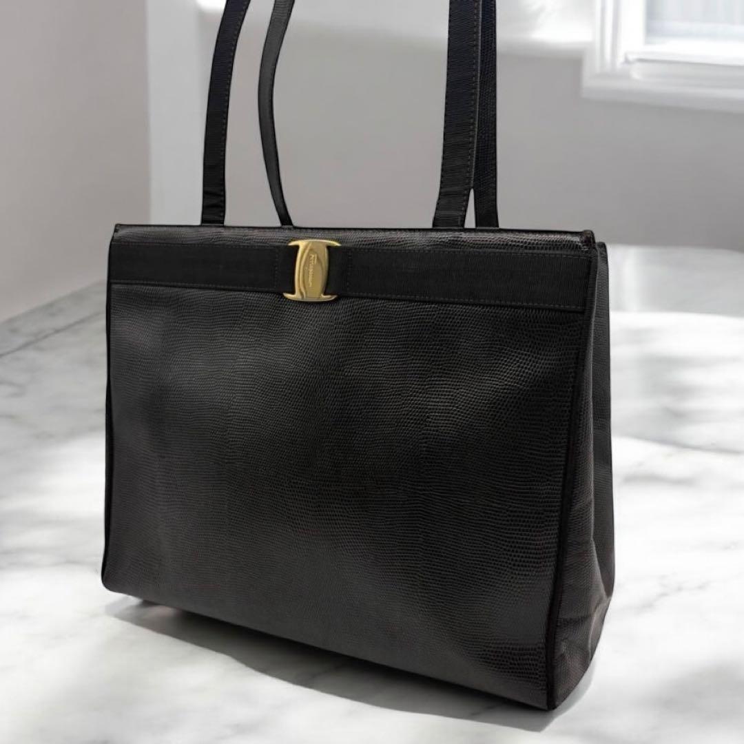 Salvatore Ferragamo トートバッグ ヴァラ リボン ブラック