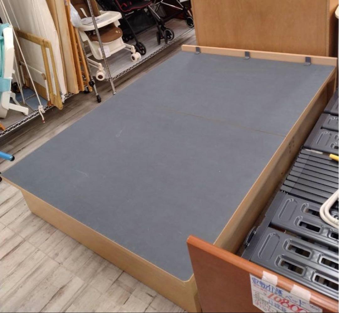 ニトリ　ダブルベッドフレーム　縦開き収納付き　北九州市福岡市限定