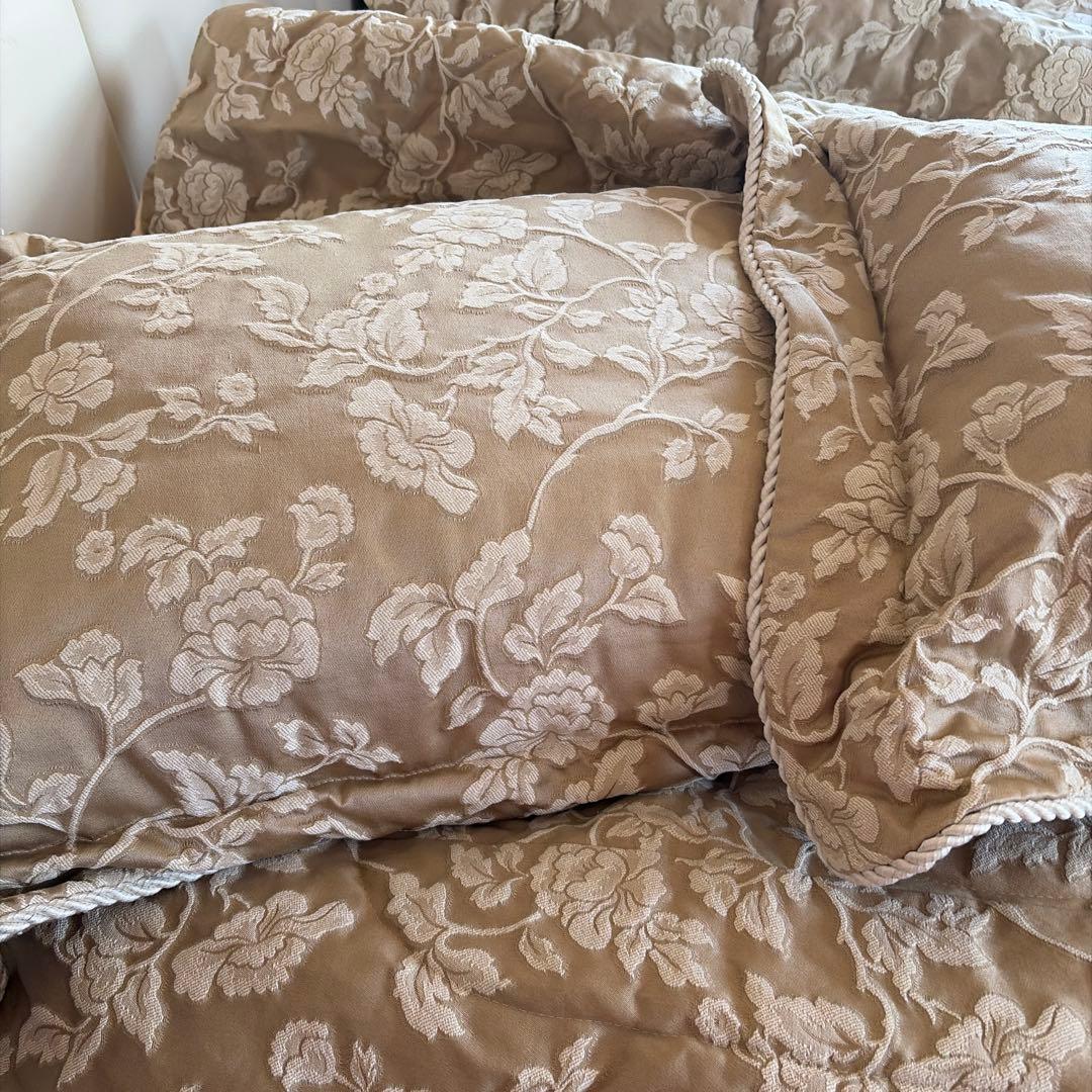 ジェニファーティラー豪華キルティング掛け布団 フリンジ付き