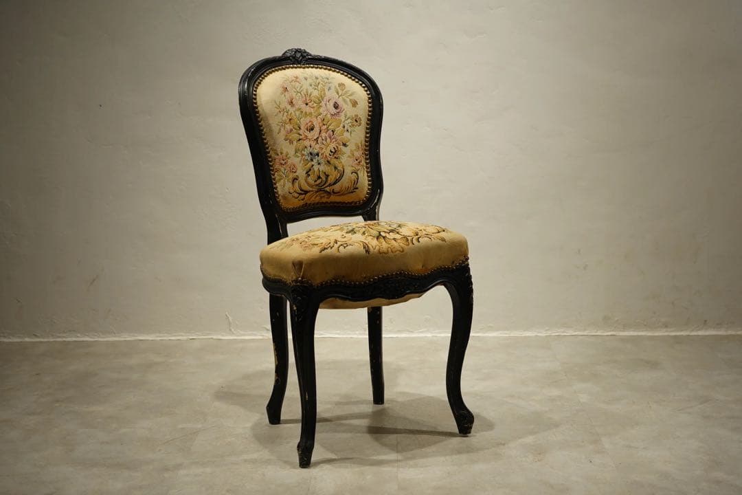 ルイ15世様式　フランス　アンティーク　ロココ　バロック　プチポワン　刺繍