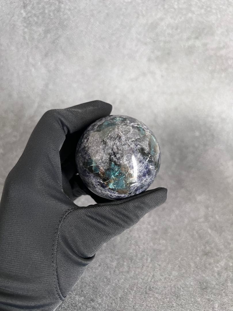 高品質　アイオライト　エメラルド　グリーンカイヤナイト　共生　スフィア