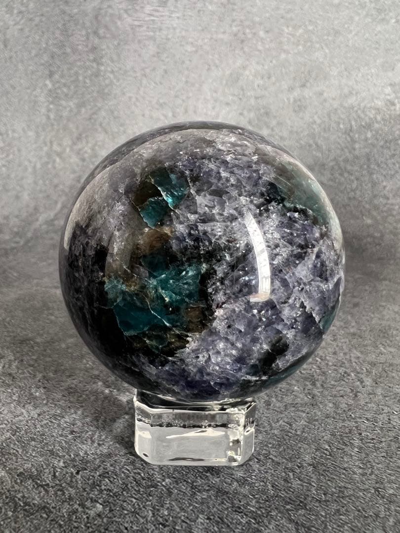 高品質　アイオライト　エメラルド　グリーンカイヤナイト　共生　スフィア