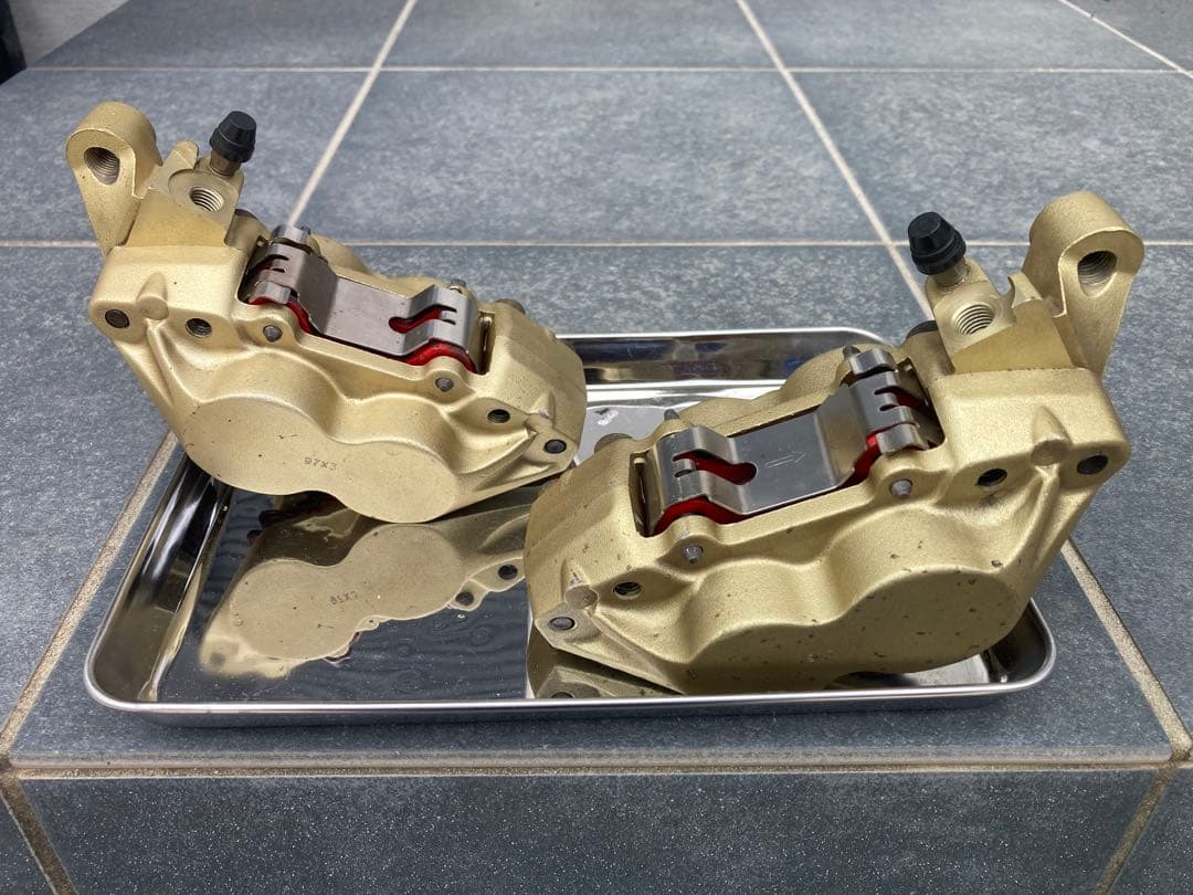 ブレンボ キャリパー ピッチ100mm(XJR400等に)