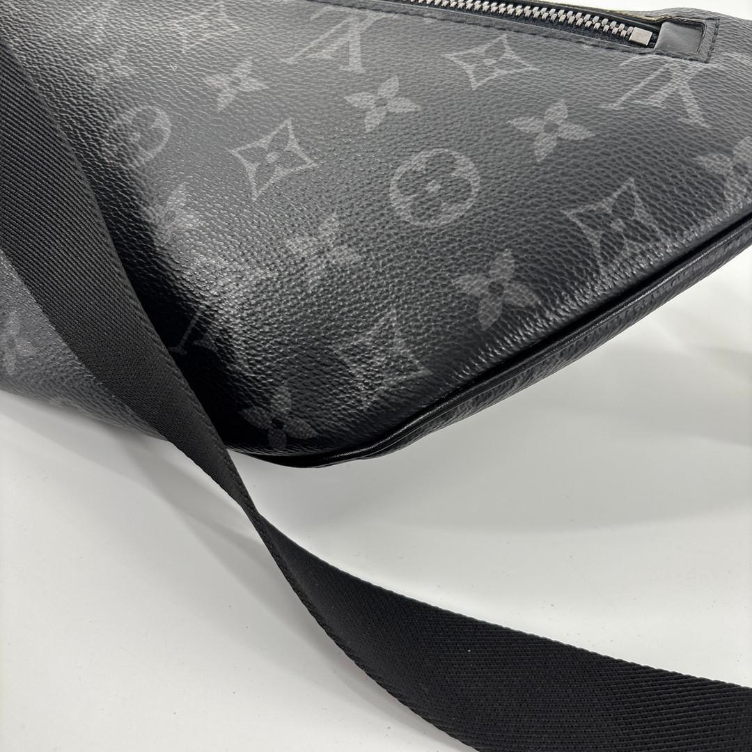 新品同様 ルイヴィトン モノグラム エクリプス ディスカバリー バムバッグ