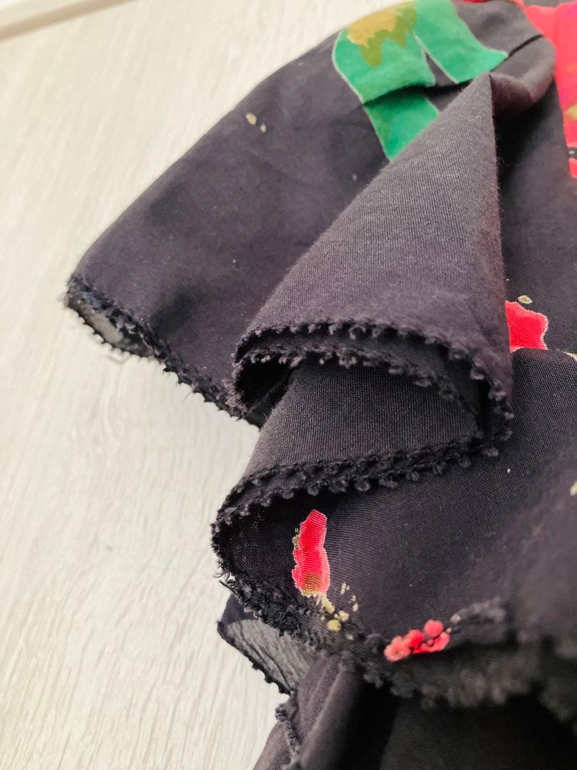 Velnica 薔薇柄　ワンピース