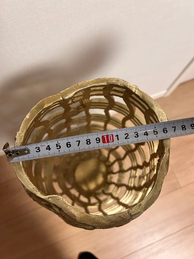 金属製ゴールドオープンワーク置物