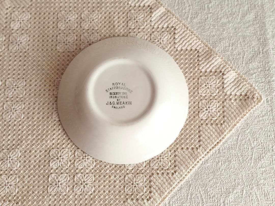 【mkuさま】vintage plate ❀ 優しい 小花柄の 深皿 a