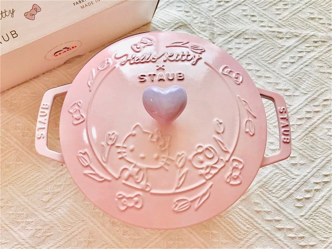 Staub ストウブ * Hello kitty 20cm 未使用