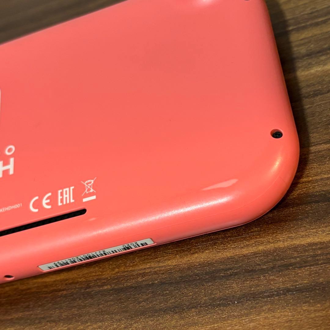 ニンテンドー　Switch ライト　ピンク