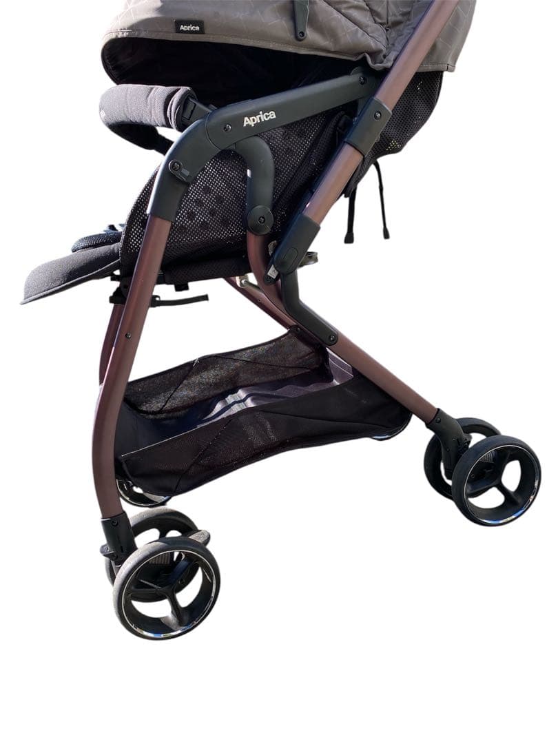 振動吸収最上級クラス アップリカ ベビーカー オプティアクッション グレイス